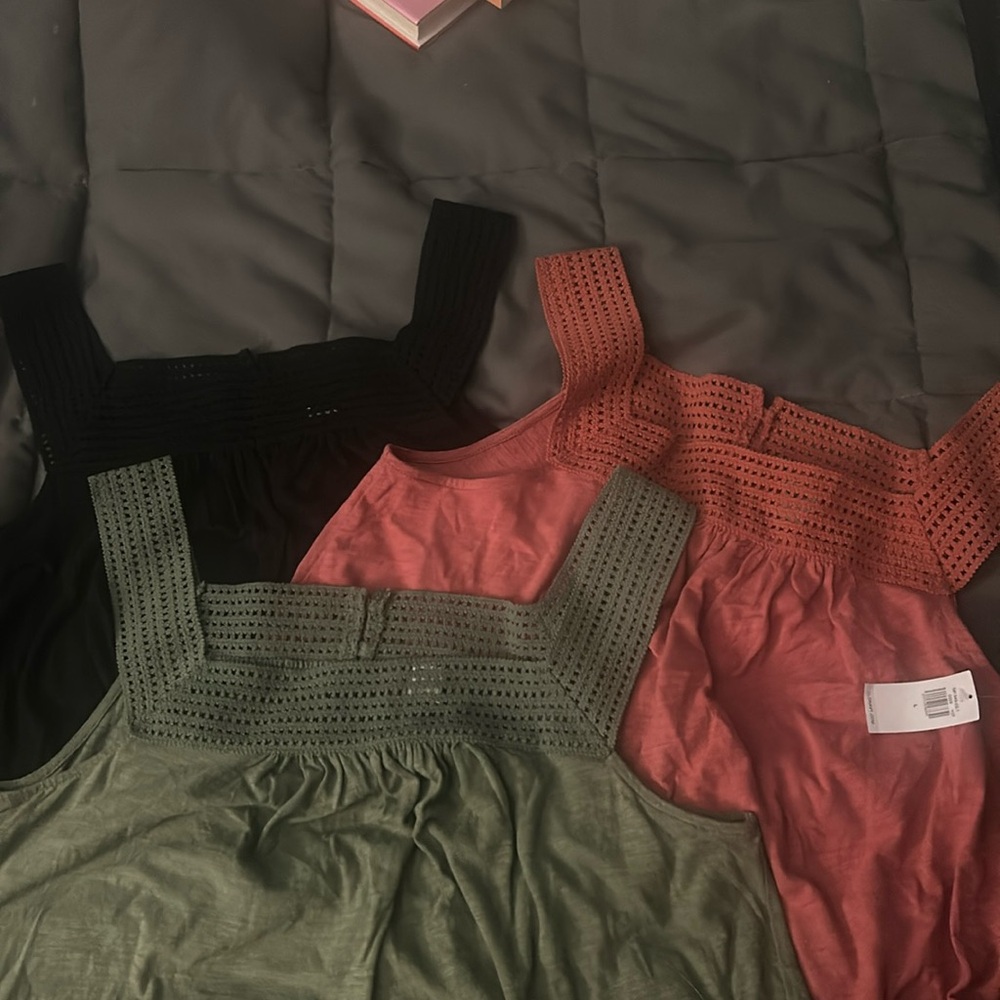 3 old navy square neck tank tops with crochet style border detail